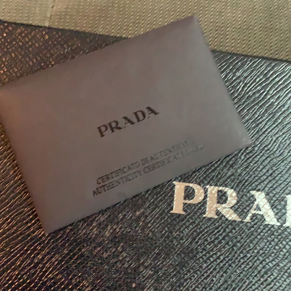 Prada saffiano st robot color giallo new with box and authenticity cards RARE - Picture 4 of 8